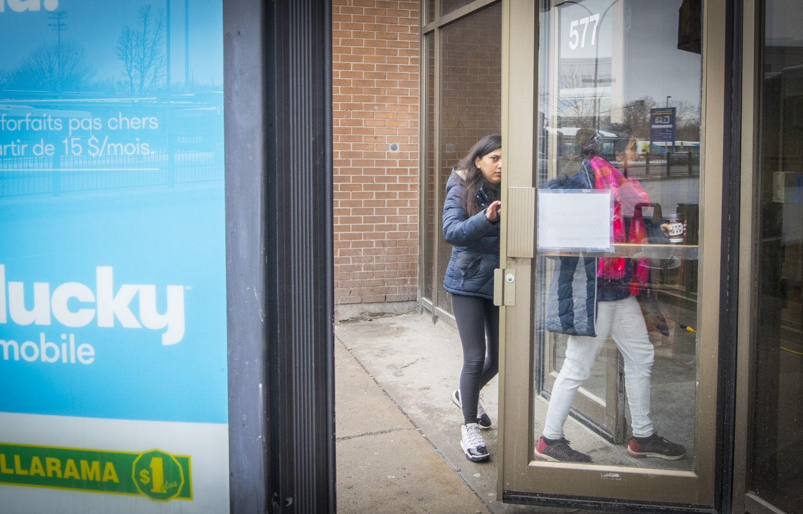 English-speaking campus controversial controversial pavilion for the college Bois-de-Bullogne