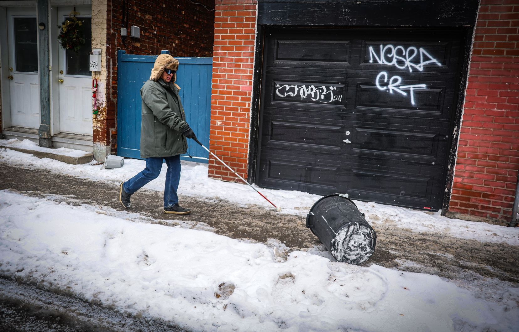 "I'm afraid of falling and injury": When everyday life in the city is fighting