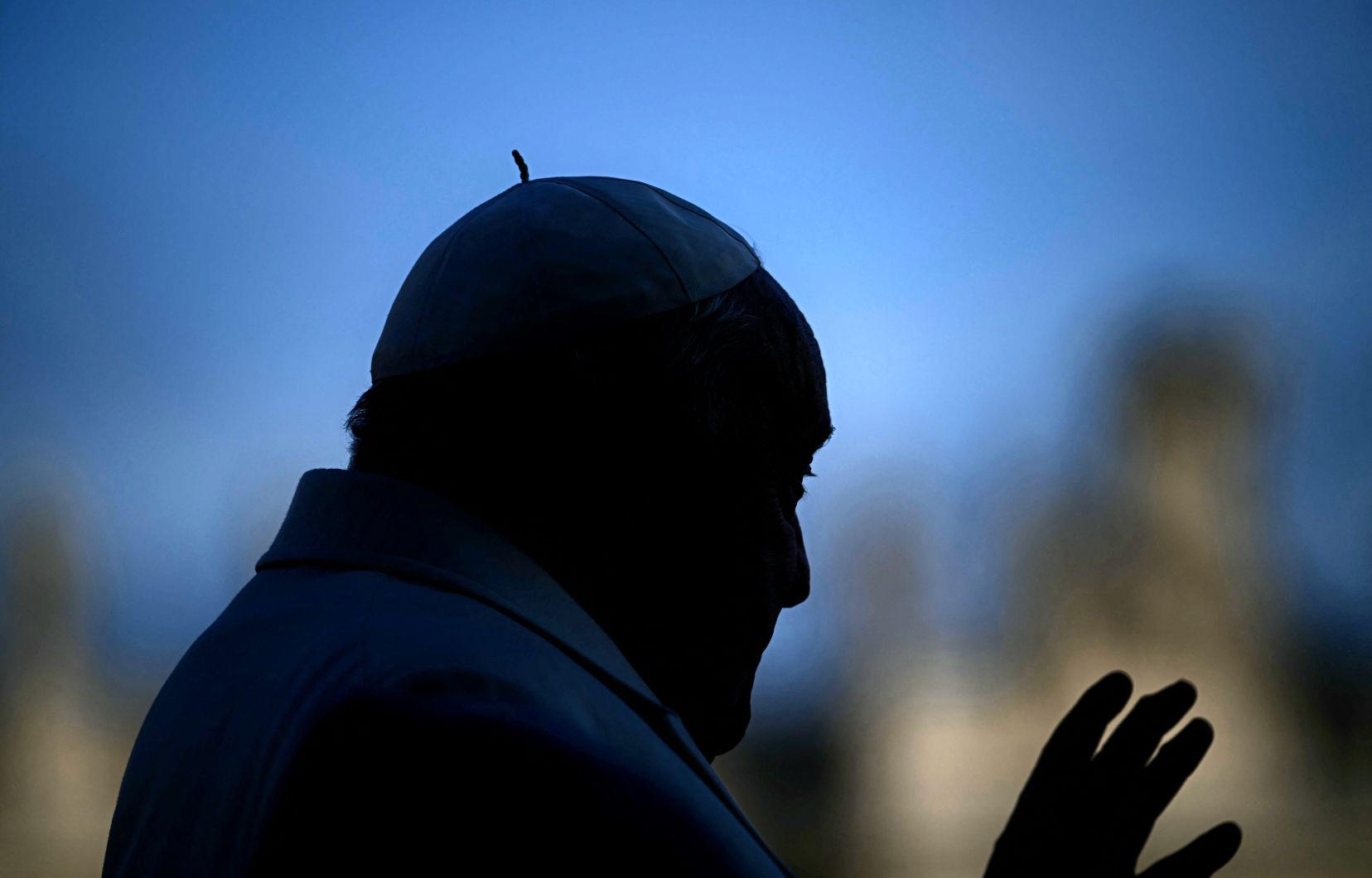 Pope Francis, still in critical state, spent a “good night”