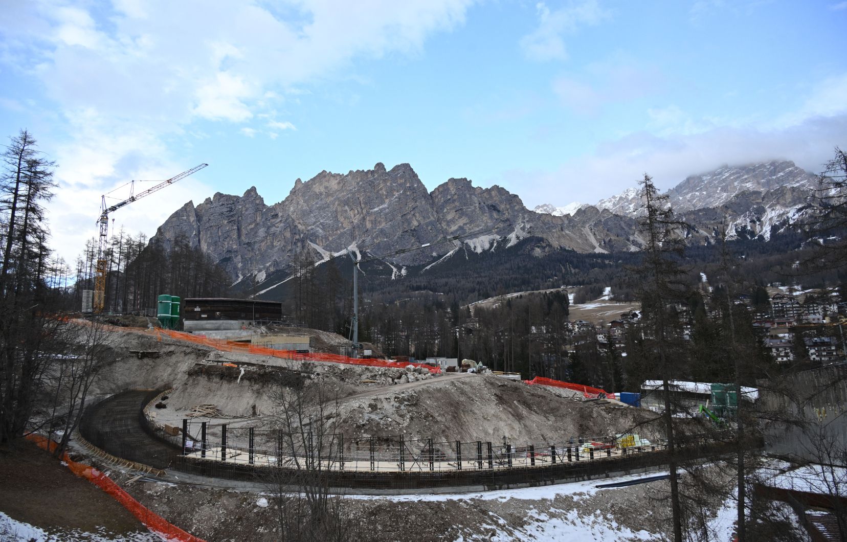 The year of the Olympic Games in Milan-Cortina is not the Bobsleigh track by far ready
